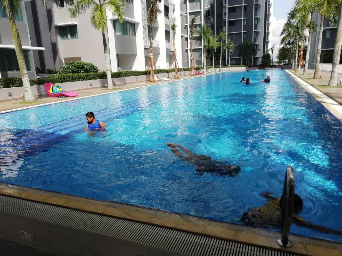 Fz Almyra Homestay กาจัง ภายนอก รูปภาพ